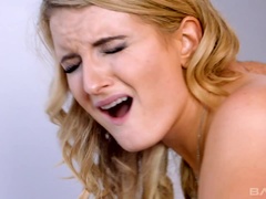 Anaal, Blond, Sperma shot, Dubbele penetratie, Sperma in gezicht, Ondergoed, Tatoeage, Trio