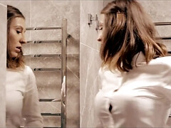 Tetas grandes, Morena, Tetona, Penetracion con dedos, Besar, Lesbiana, Tímido, Tetas