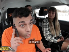 Grosser arsch, Braunhaarige, Vollbusig, Tschechisch, Kehlenfick, Frau, Öffentlich, Realität