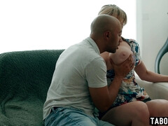 Grote lul, Zwart, Blond, Rondborstig, Hardcore, Interraciaal, Moeder die ik wil neuken, Vrouw