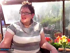 Brunette brune, Femme couguar, Mamie, Masturbation, Mature, Mère que j'aimerais baiser, Maman, Belle mère