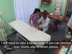 Amateur, Culo, Estilo perrito, Penetracion con dedos, Lamidas, Coño, Uniforme, Voyeur