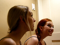 Blondine, Braunhaarige, Fingern, Masturbation, Rotschopf, Jungendliche (18+), Flotter dreier, Titten