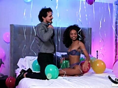 Gros cul, Grosse bite, Sucer une bite, Brunette brune, Noir ébène, Interracial, Seins naturels, Nénés