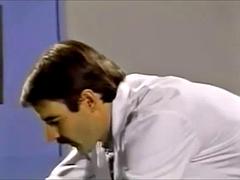 Lieveling, Grote mammen, Blond, Pijpbeurt, Hardcore, Verpleegster, Tieten likken, Oud