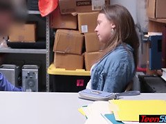 Kont, Pijpbeurt, Bruinharig, Mollig, Kut duiken, Tiener, Tieten likken, Uniformpje