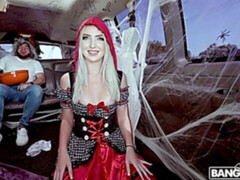 Gros cul, Grosse bite, Gros seins, Blonde, Sucer une bite, Voiture, En levrette, Adolescente