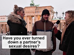 Enthousiasteling, Blond, Seksspeelgoed, Duits, Lesbisch, Likken, Geschoren, Speelgoed