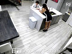 Verga grande, Tetas grandes, Mamada, Corridas, Maduro, Madres para coger, Gritar, Madrastra