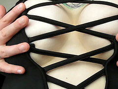 Femme dominatrice, Humiliation