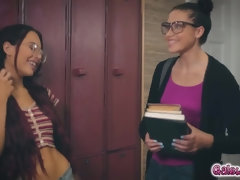 Morena, Universidad, Penetracion con dedos, Lesbiana, Pequeña, Coño, Pelirrojo, Tetas