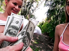 Grosser arsch, Grosser schwanz, Blasen, Hundestellung, Geld, Natürlichen titten, Jungendliche (18+), Titten