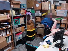 Pijpbeurt, Gevangen, Politie, Realiteit, Verlegen, Tiener, Tieten likken, Uniformpje