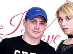 Blondine, Betrug, Gehörnter ehemann, Hundestellung, Hardcore, Interrassisch, Natürlichen titten, Tätowierung