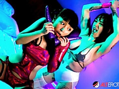 Fingern, Interrassisch, Küssen, Lesbisch, Lecken, Masturbation, Muschi, Entkleiden