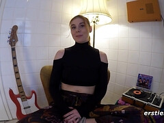 Morena, Penetracion con dedos, Cuadrupleta, Besar, Lesbiana, Lamidas, Coño, Adolescente