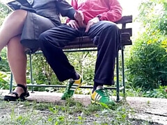 Mooie dikke vrouwen, Rijpe lesbienne, Moeder, Natuurlijke tieten, Buiten, Openbaar, Zoon, Nat