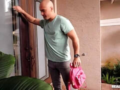 69 negenenzestig, Blond, Sperma shot, Lul, Hondjeshouding, 1 man 2 vrouwen, Vingeren, Kokhalzen