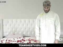 Arabe, Grosse bite, Gros seins, Sucer une bite, Hd, Naturelle, Chatte, Adolescente