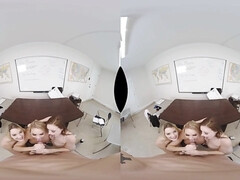 Grosser arsch, Blasen, Spermaladung, Lesbisch, Pov, Realität, Flotter dreier, Titten