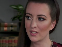 Bondage, Brunette brune, Face assise, Pieds, Doigter, Léchez, Punition, Fessée