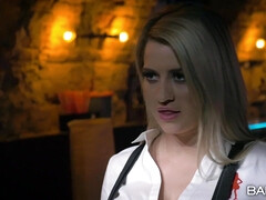 Arsch, Tussi, Blondine, Europäisch, Lecken, Natürlichen titten, Muschi, Uniform