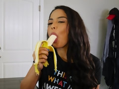 Grosse bite, Noire, Sucer une bite, Brunette brune, Faciale, Hard, Maman, Surprise