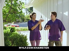 Grosser schwanz, Grosse titten, Blasen, Geile alte tussi, Milf, Mutti, Schreiend, Stiefmutter