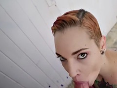 Sucer une bite, Bâillonner, Hard, Fille latino, De plein air, Public, Rousse roux, Chevaucher