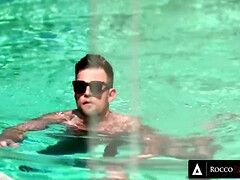 Anal, Grosse bite, Gros seins, Sucer une bite, Brunette brune, Doigter, Mère que j'aimerais baiser, Naturelle