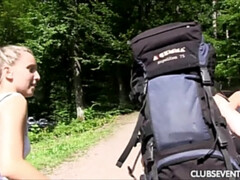 Blonde, Brunette brune, Club, Européenne, Lesbienne, Public, Rasée, Adolescente