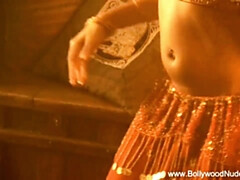 Bruinharig, Dansen, Erotisch, Vriendin, Hd, Indisch, Moeder die ik wil neuken, Alleen