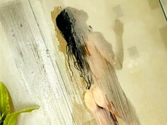 Salle de bains, Brunette brune, Masturbation, Seins naturels, Petite femme, Piercing, Chatte, Nénés