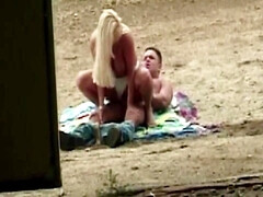 Tussi, Grosse titten, Blondine, Fingern, Hardcore, Im freien, Muschi, Titten