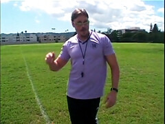 Amerikanisch, In den arsch, Blondine, Braunhaarige, Schwanz, Handschuhe, Hd, Flotter dreier