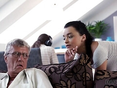 18 jahre, Leie, In den arsch, Braunhaarige, Tschechisch, Hd, Lecken, Muschi