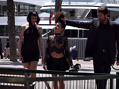 18 jahre, Domination, Milf, Herrin, Im freien, Öffentlich, Jungendliche (18+), Titten