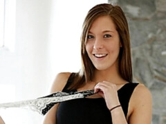 Grosser arsch, Grosser schwanz, Blasen, Auto, Natürlichen titten, Dürr, Jungendliche (18+), Titten