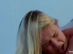 Anal, Bondage domination sadisme masochisme, Gode, Electricité, Face assise, Femme dominatrice, Lesbienne, Chatte