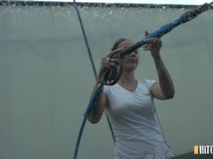 She gets fucked after cleaning the car!