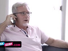 Blond, Pijpbeurt, Sperma shot, Kwartet, Handbeurt, Orgie, Tiener, Tieten likken