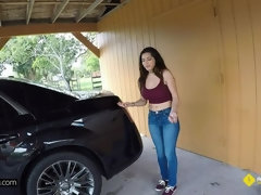 Gabriela Lopez gets a free repair after fucking the mechanic