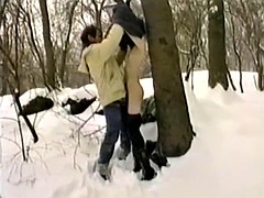 German skinny amateur in NYC - Freezing anal in the snow