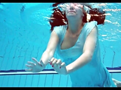 Femme's swimming pool teen (18+) clip