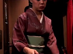 japans restaurant vrouweigenaar krijgt orgasme van haar moeder (zie meer: bit.ly/2z6trca)