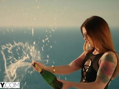 Anal, Culo, Mamada, Estilo perrito, Pajear, Pelirrojo, Estriptis, Tatuaje