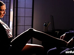 Culo grande, Verga grande, Mamada, Estilo perrito, Oficina