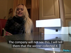 Amateur, Salle de bains, Blonde, Sucer une bite, Plantureuse, En levrette, Pov, Douche