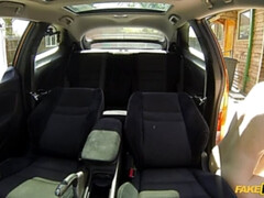 Leie, Auto, Betrug, Paar, Hundestellung, Aufs gesicht abspritzen, Handjob, Pov