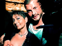 Leie, Grosse titten, Betrug, Reif, Natürlichen titten, Piercing, Rasiert, Tätowierung